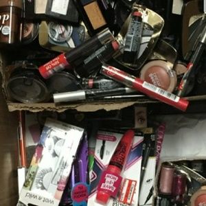 NEW 35 Pc Makeup Lot